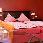 Haus Astenberg Frühstückspension 3*